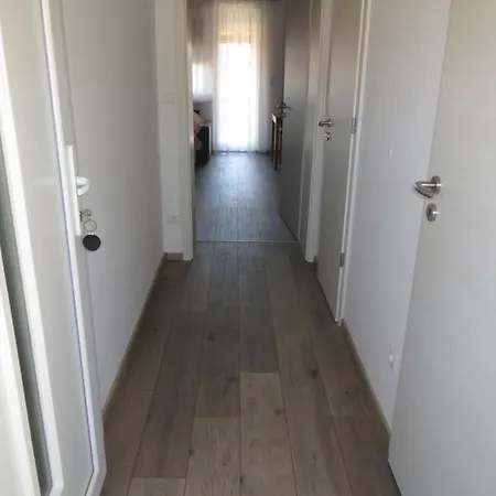 Eva Apartmanhaz 3 Чопак