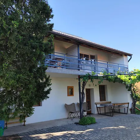 Apartment Eva Apartmanhaz 3 *